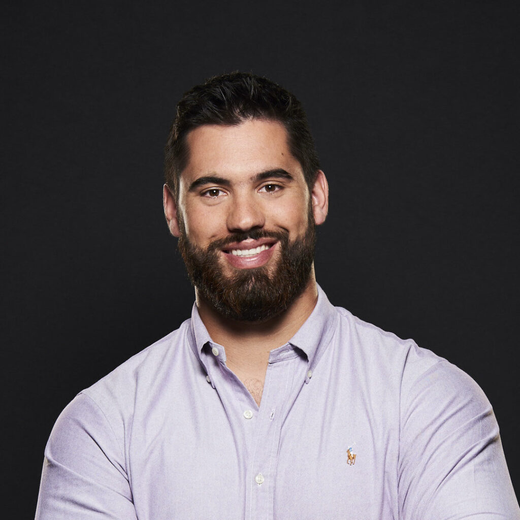 Headshot of Laurent-Duvernay-Tardif, superbowl champion, physician and keynote speaker.