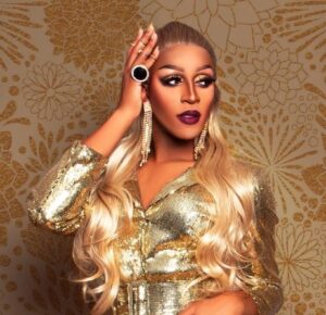 Tynomi-Banks-Square-Photo-2