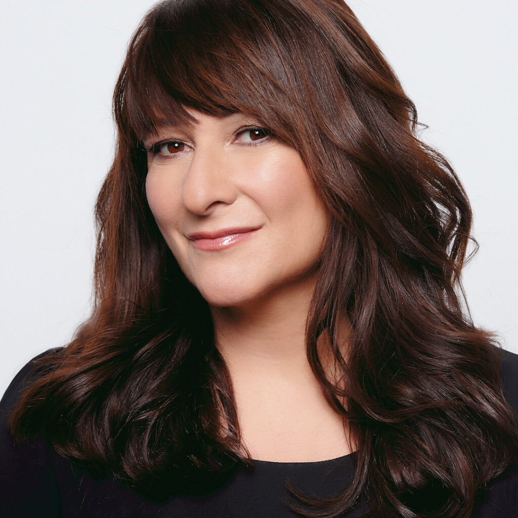 Kate Davis Headshot 2