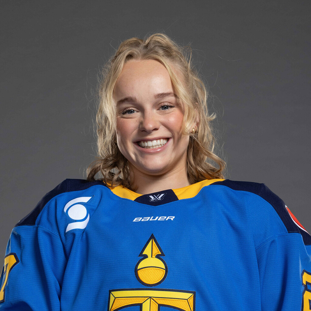 SQ Emma Maltais Headshot